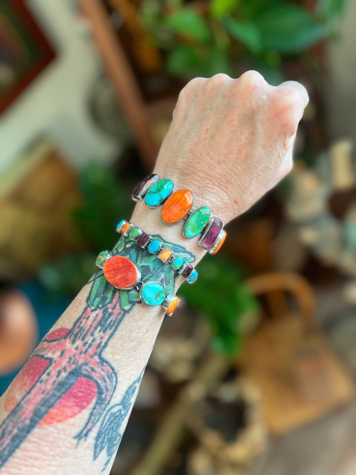 Loretta Delgarito Sterling Silver Electric Rainbow Link Turquoise and Spiny Oyster Bracelet: Ovals, Circles and Pears