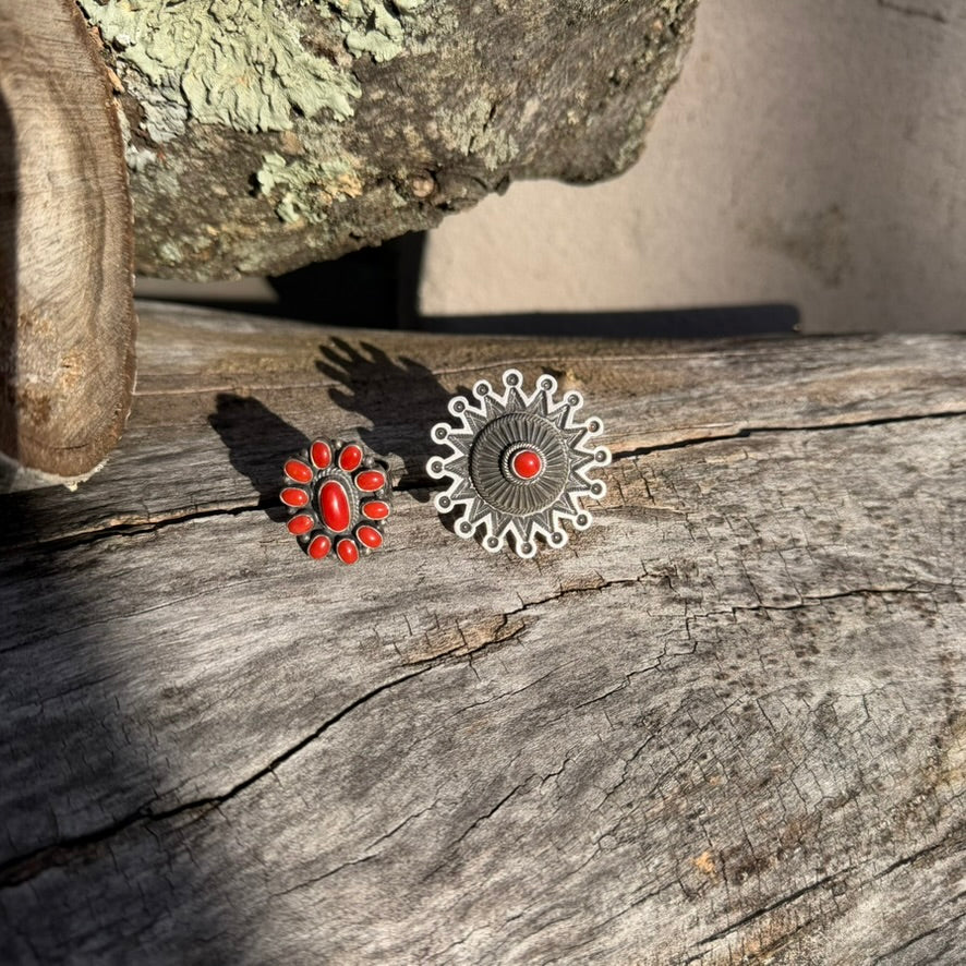 Navajo Sterling Silver Mediterranean Coral Sunburst Ring Signed by Leon Martinez