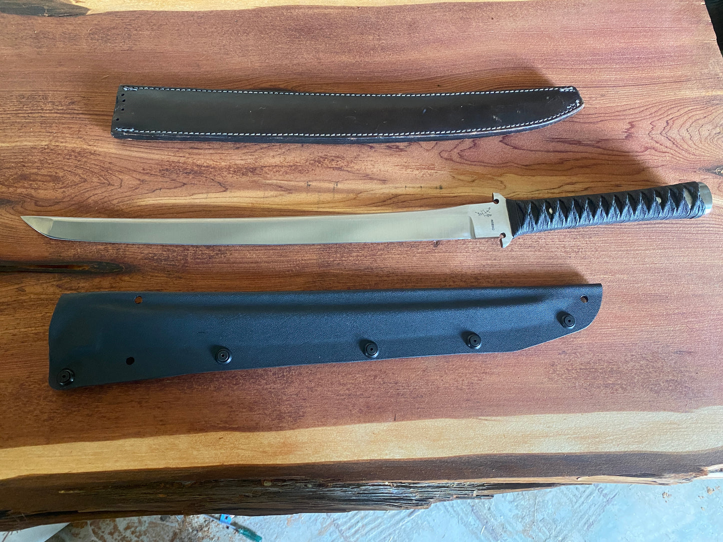 Chisum short sword