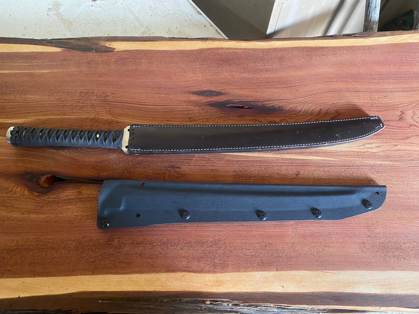 Chisum short sword