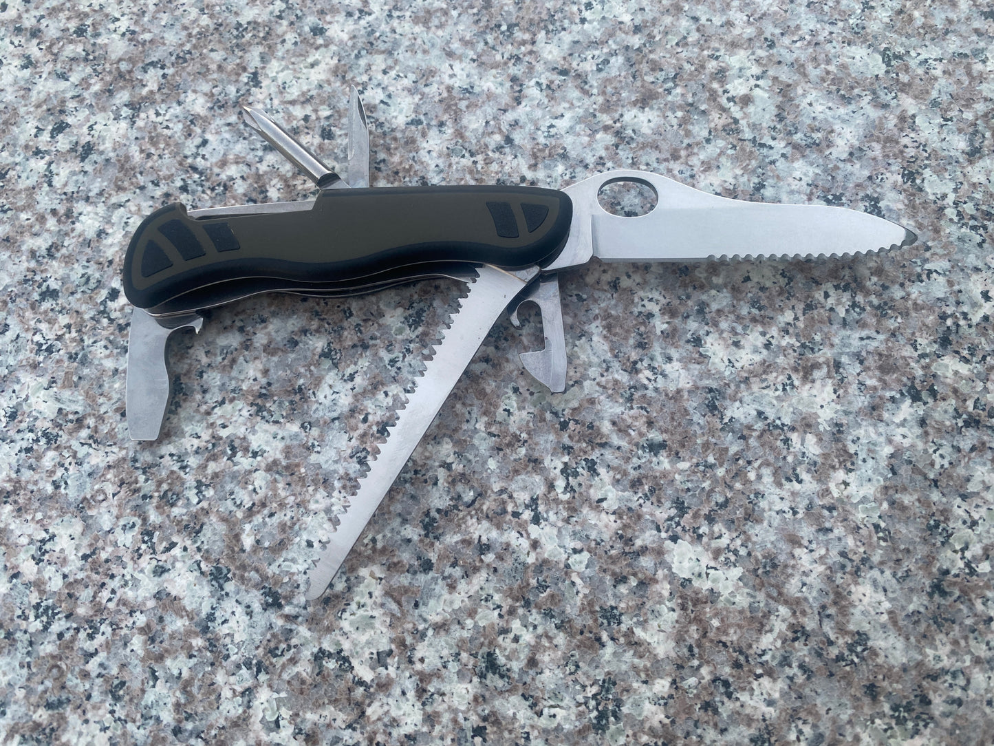 2013 Victorinox Swiss Army One-Hand Soldier Standard Issue Multi-Tool,