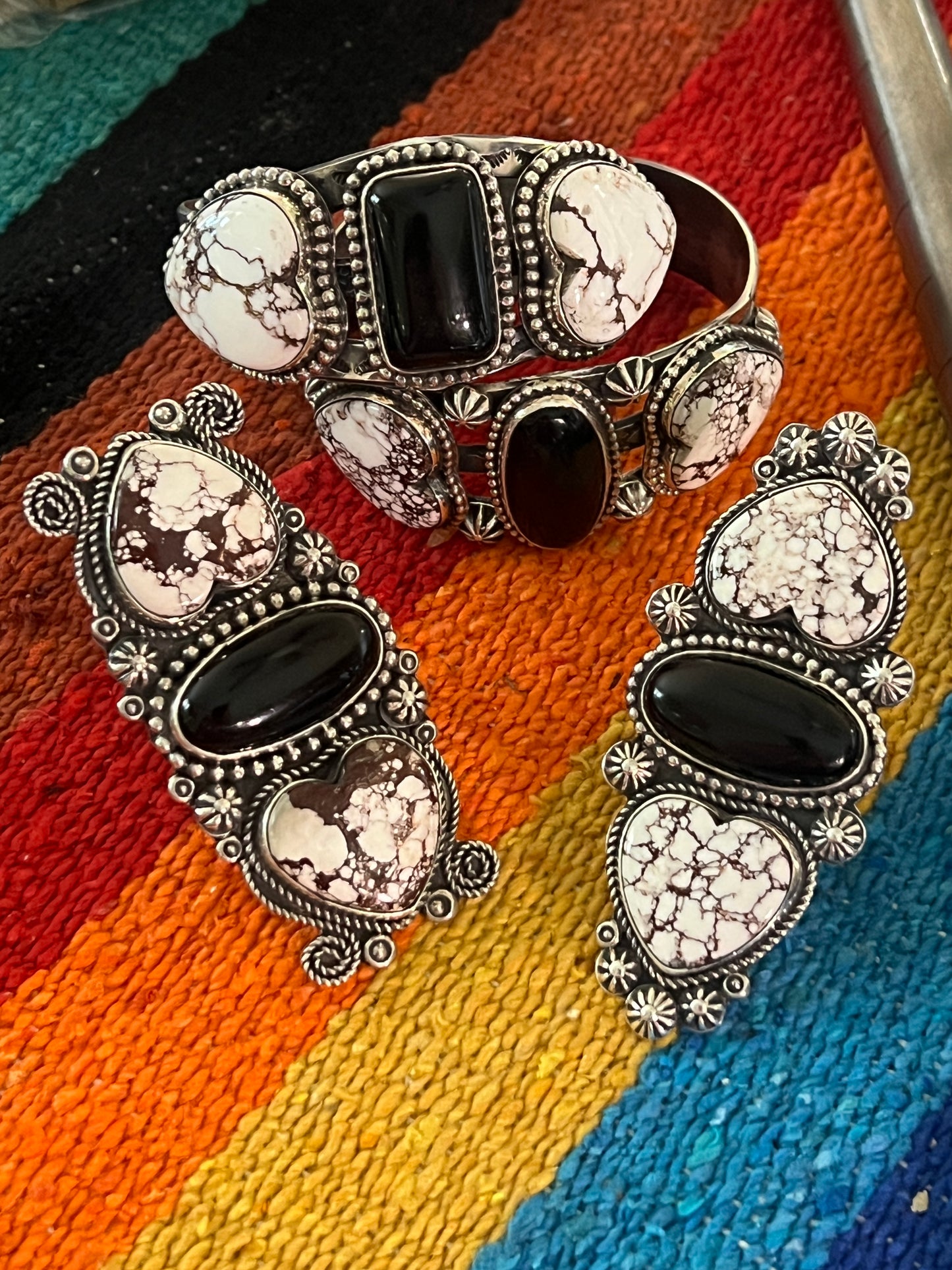 Rosella Paxson Triple Stone Sterling ring with Wild Horse Magnesite Hearts and Oval Onyx, Sz 8.5