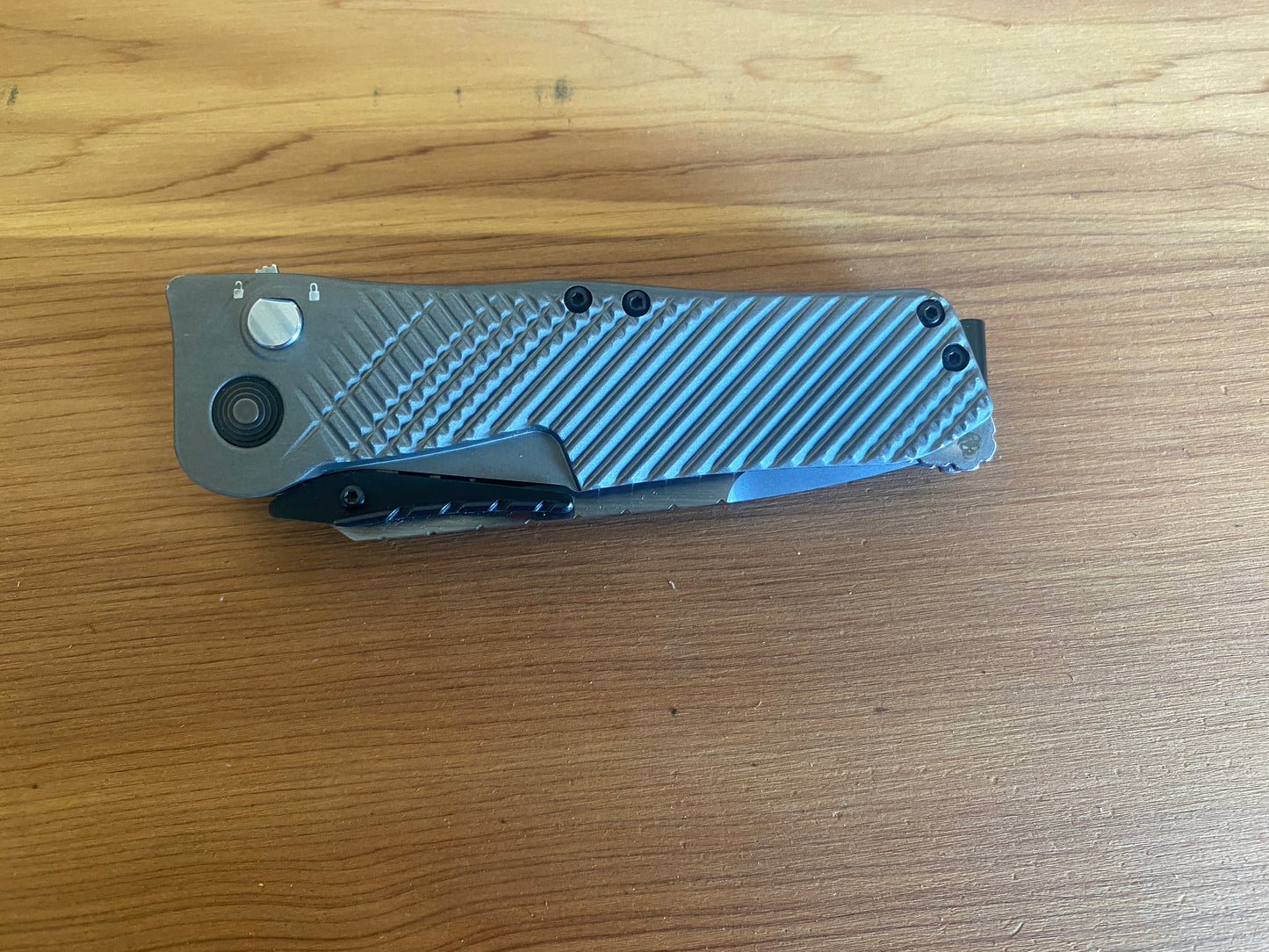 Sog Quake Spring Assisted Pocket Knife