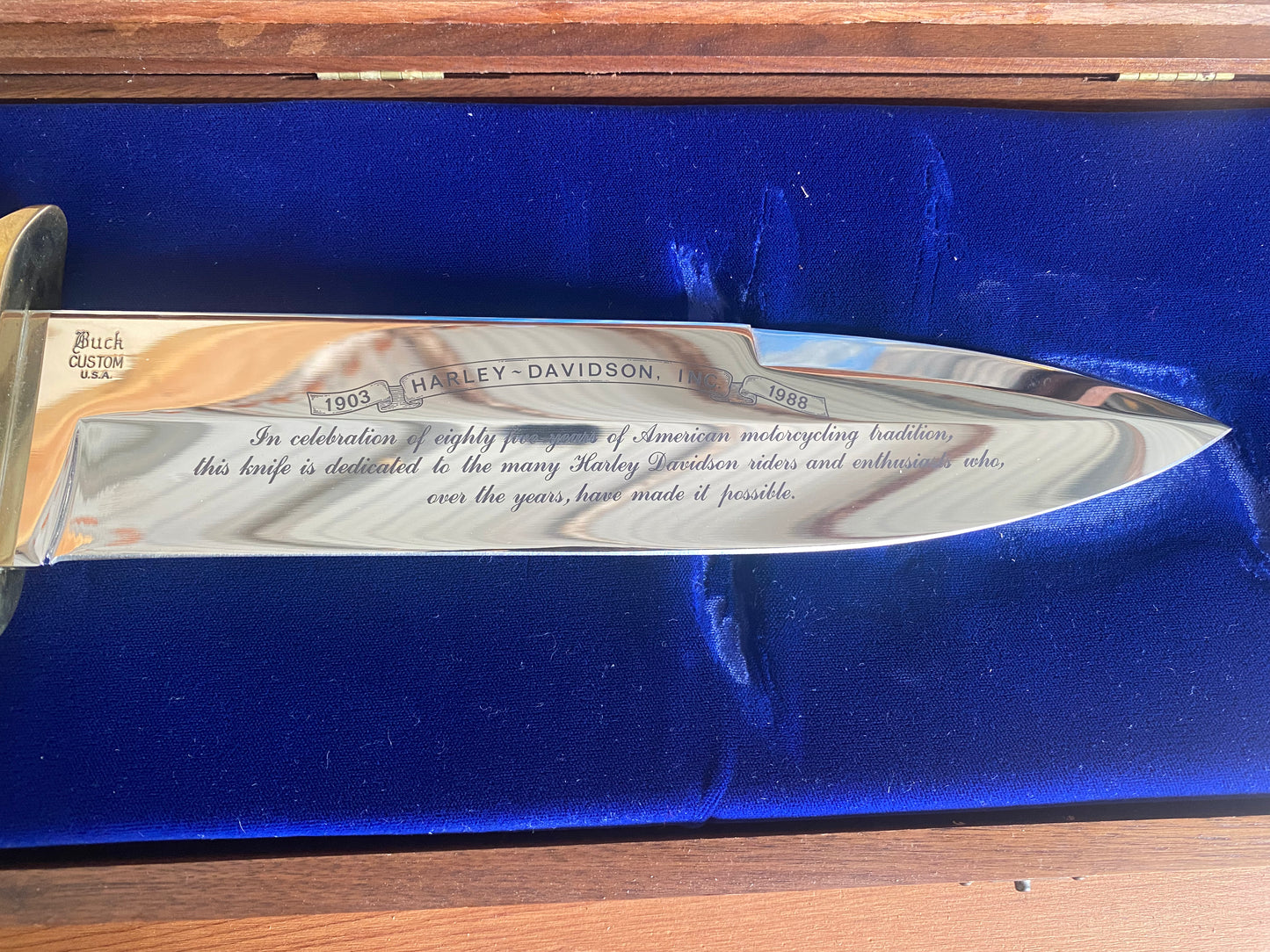 Buck Custom Harley-Davidson 85th Anniversary Bowie Knife Number 1751/3000.