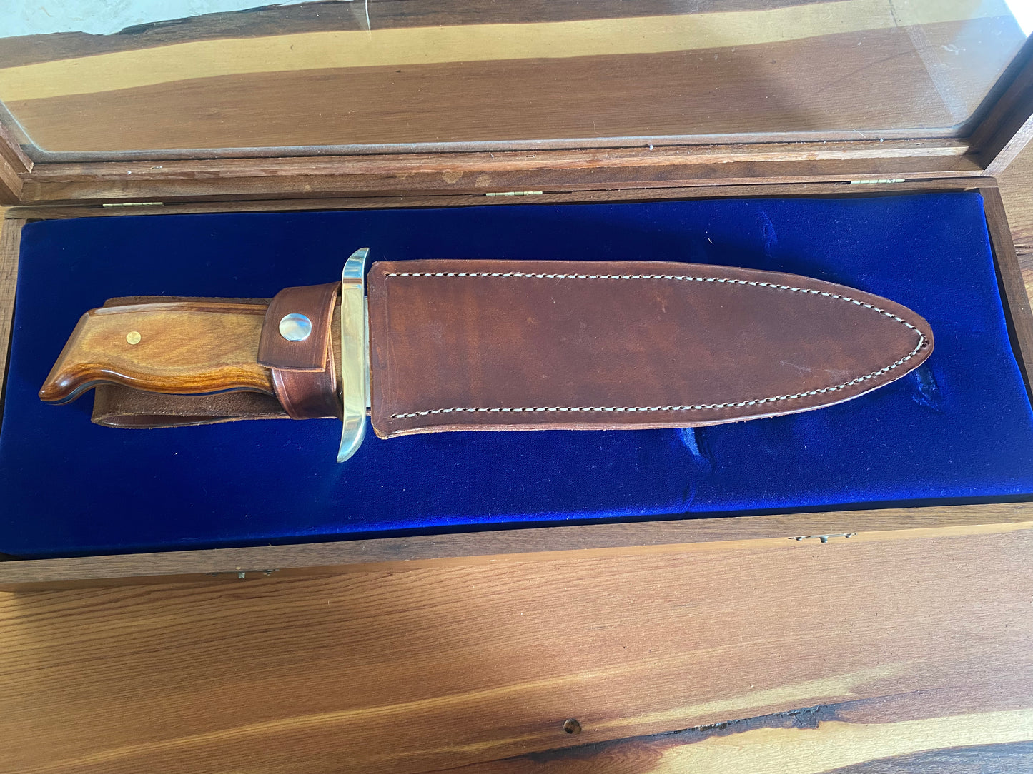 Buck Custom Harley-Davidson 85th Anniversary Bowie Knife Number 1751/3000.