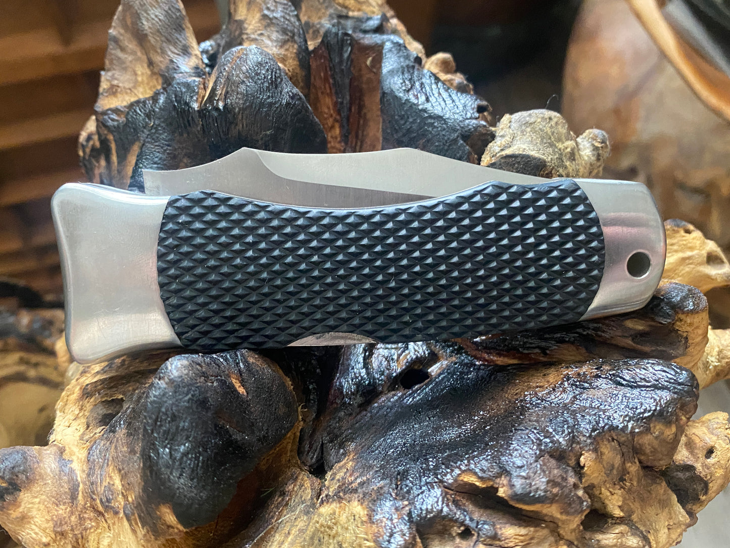 Sog Tomcat Pocket Knife