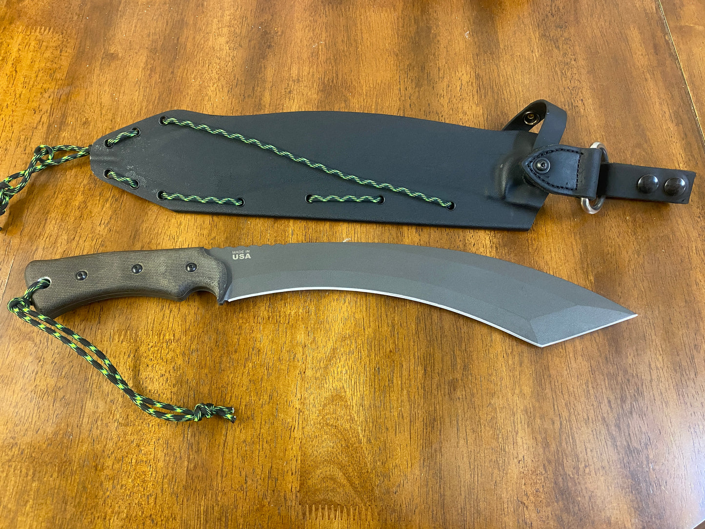 Tops A-Klub machete