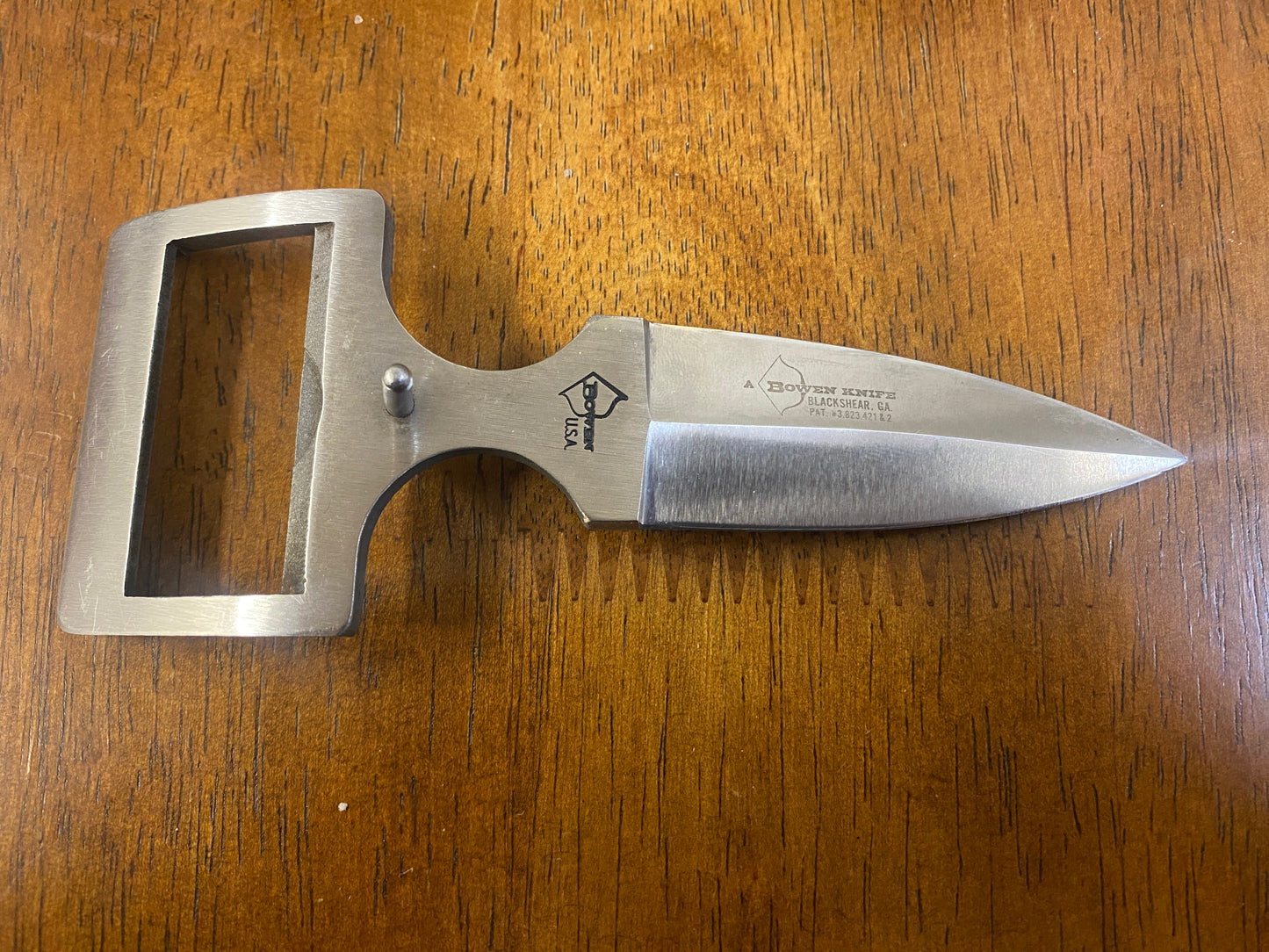 Discontinue Bowen USA Belt Buckle Dagger knife