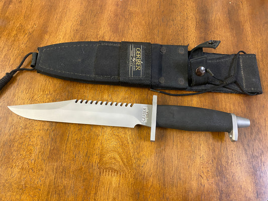 GERBER BMF SHEATH KNIFE