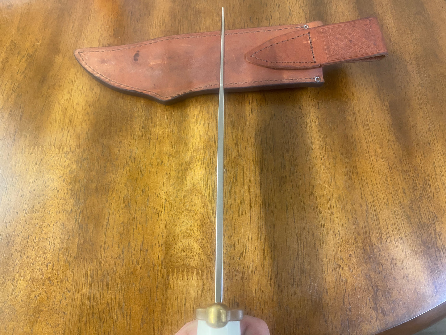 Case XX White Hunter Bowie knife